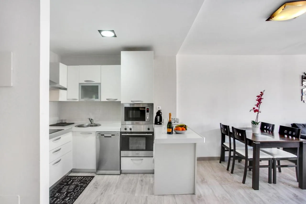 Lovely Mocan, Pool, Fast Wi-Fi, Padel Court Apartment Palm-mar