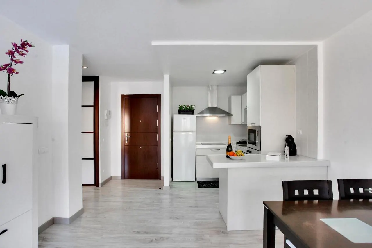 Lovely Mocan, Pool, Fast Wi-Fi, Padel Court Apartment Palm-mar